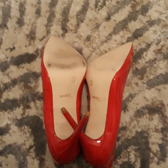 Red Pumps - Picture 3 of 3